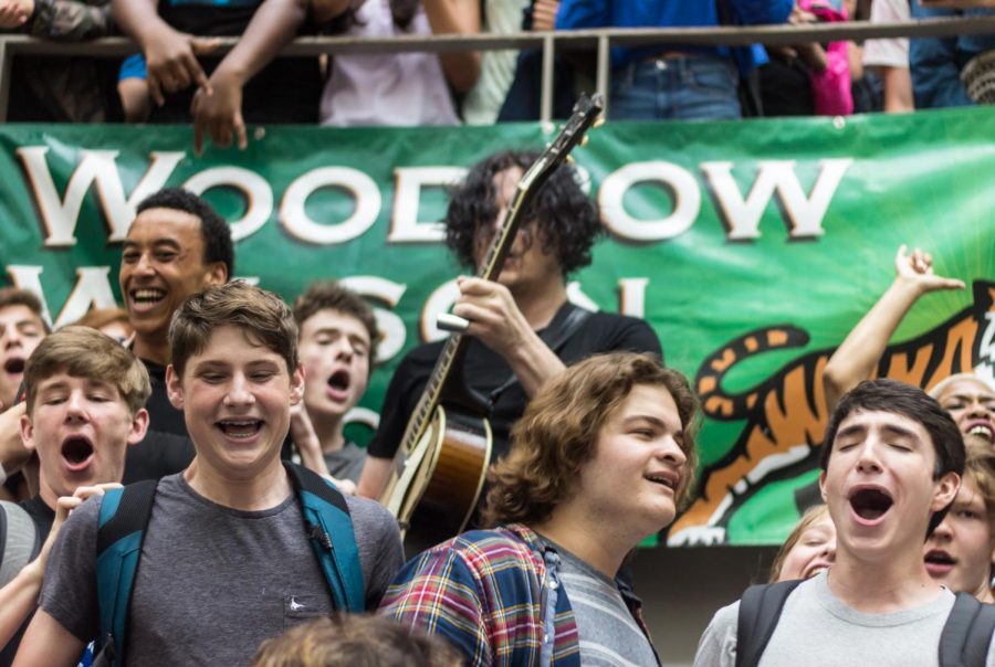 Jack White gives surprise performance at Wilson during lunch