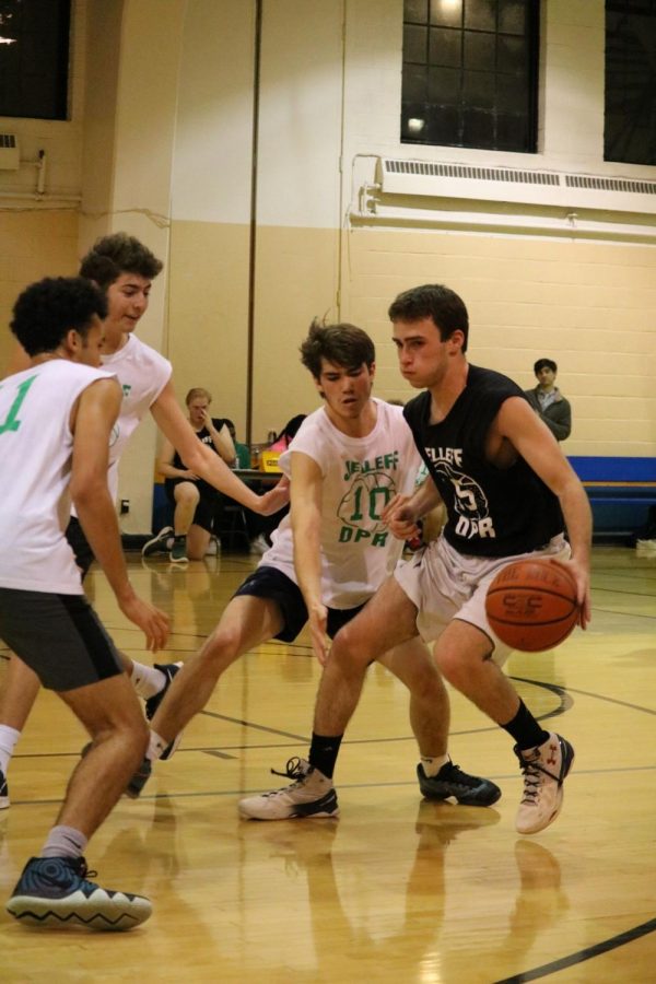 Students hoop in Jelleff rec league