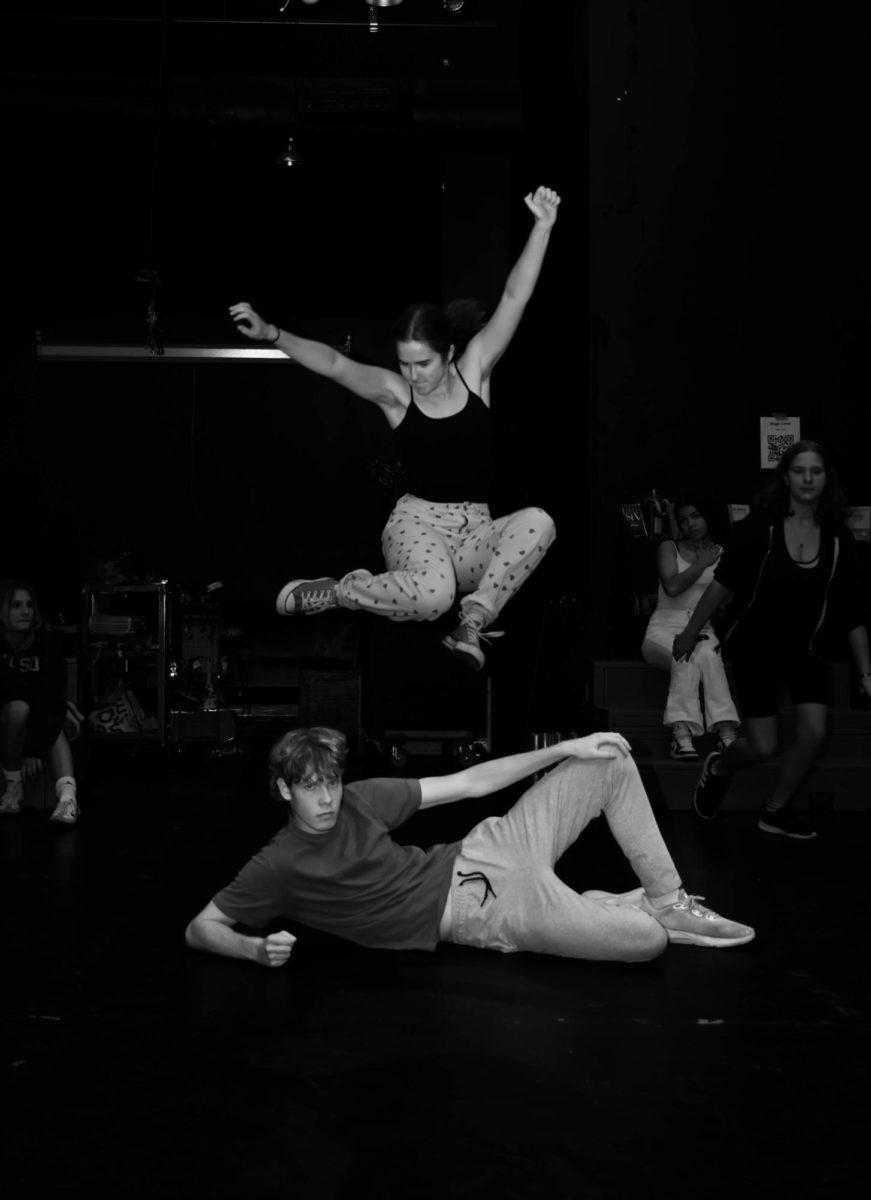 DRAMA JUMPS - Actors
Paulina Stewart-Aday and
Giacomo Ban-Goodrich
rehearse a dance battle for the fall play.